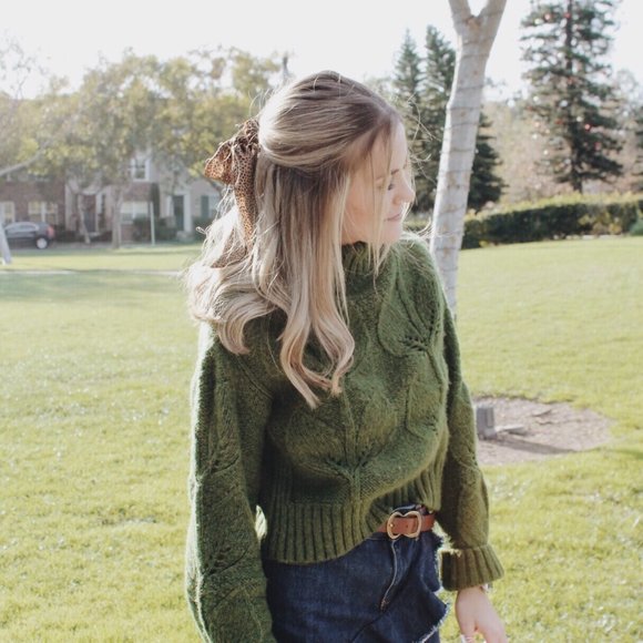 Urban Outfitters Sweaters - Urban Outfitter Green Leaf Crop Sweater